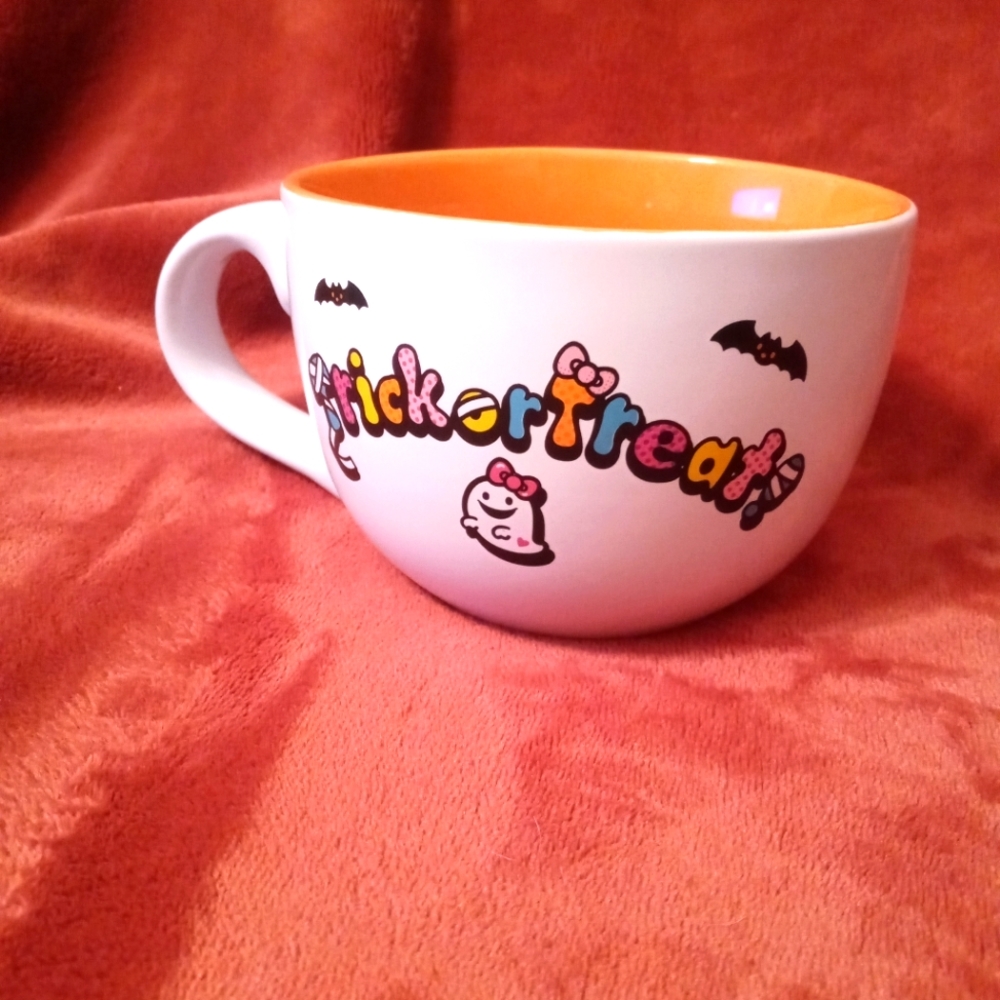 Hello Kitty "trick or treat" Mug - Picture 2 of 4